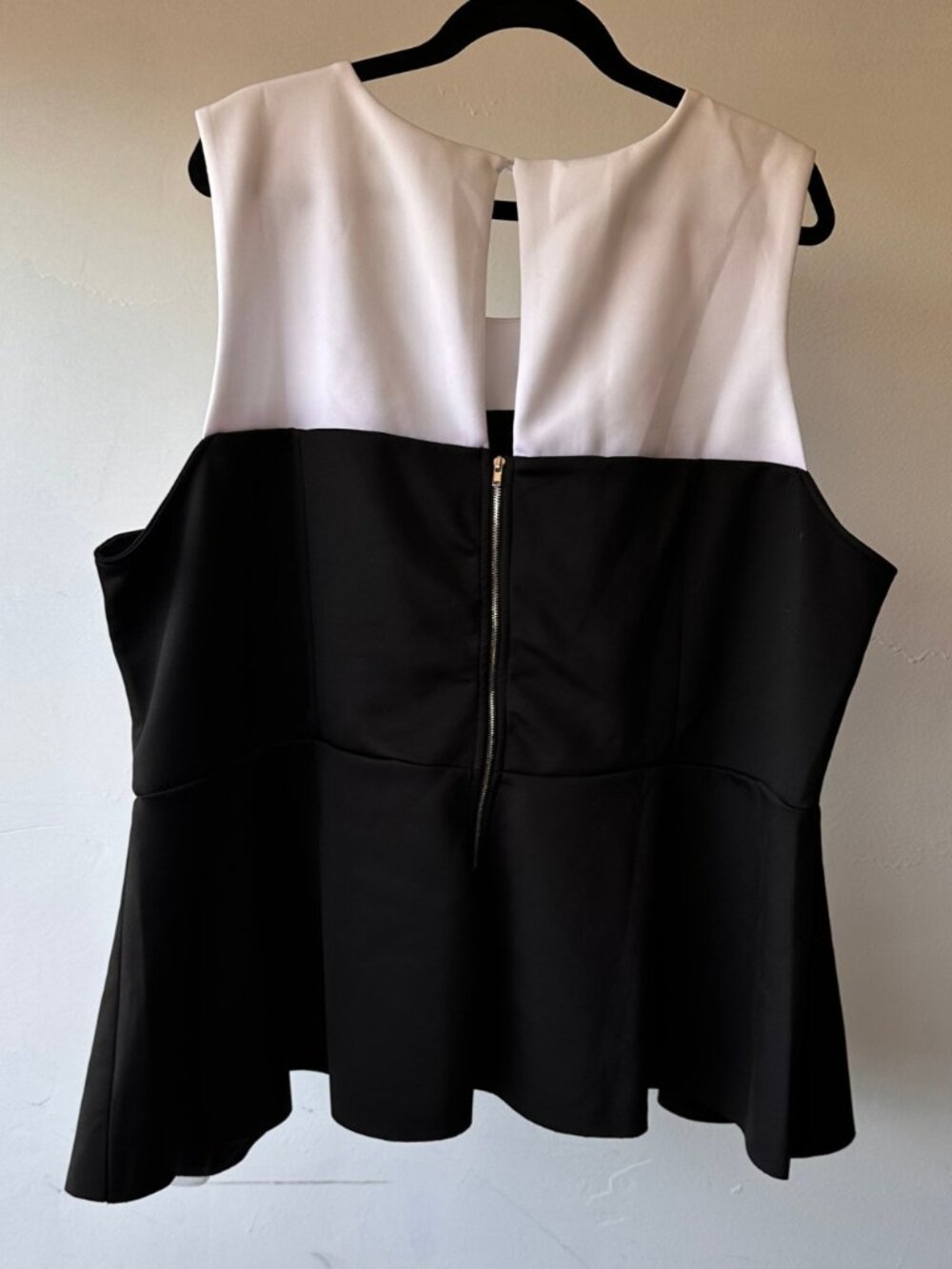 NWT Eloquiii Peplum Top  size 28 - Picture 2 of 3